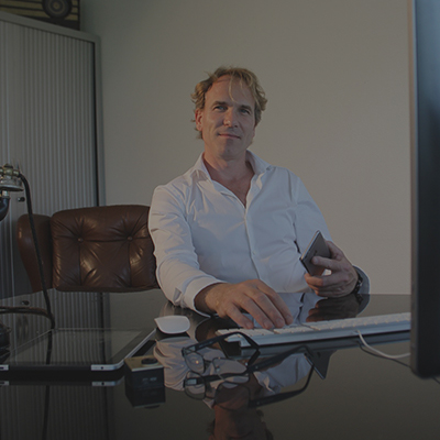 | DCMEDIA Vidéaste DAMIEN CASPAR | COMMUNICATION PRODUCTIONS AUDIOVISUELLES STRASBOURG HAGUENAU SAVERNE | CADREUR - MONTEUR publicité vidéo film interview alsace 